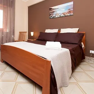 il-terrazzo-di-oleandri.sicilyhotelsitaly.net/